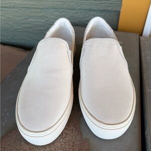Women’s UGG white leather slip on shoes 9.5